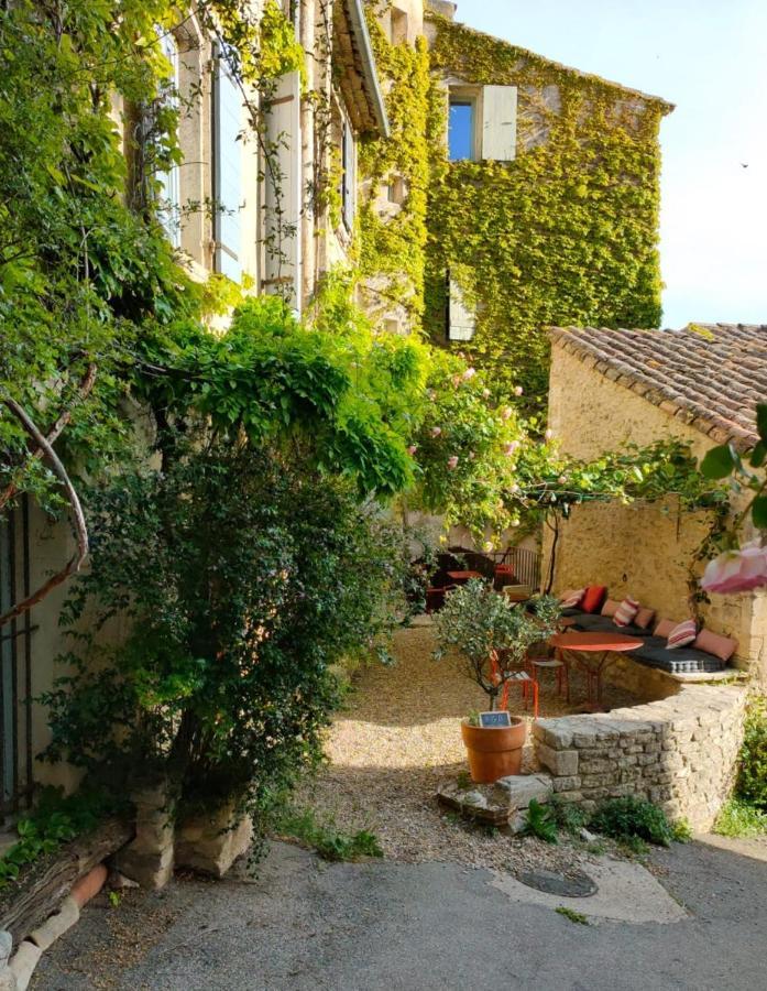 La Maison Pres De La Fontaine Saignon Exteriör bild